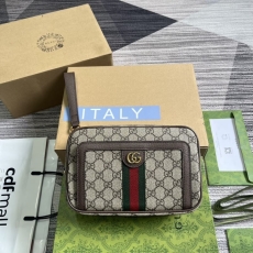 Gucci Clutch Bags